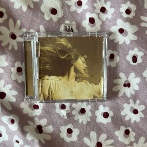 Taylor Swift Fearless TV Mini CD Keychain